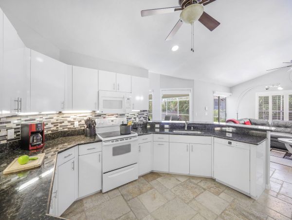 3 Bedroom Marco Island Vacation Home Private Pool