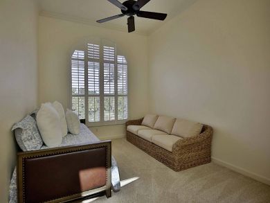 Naples Vacation Home Sleeps Eight Guests. Naples Vacation Home Sleeps Eight Guests.