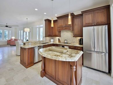 Naples Vacation Home Sleeps Eight Guests. Naples Vacation Home Sleeps Eight Guests.
