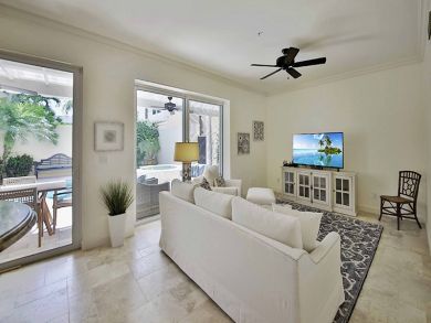 Naples Vacation Home Sleeps Eight Guests. Naples Vacation Home Sleeps Eight Guests.