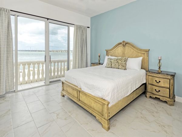 Marathon Vacation Home Sleeps Ten Guests Full Gulf Views