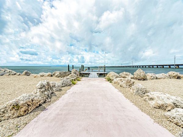 Marathon Vacation Home Sleeps Ten Guests Full Gulf Views
