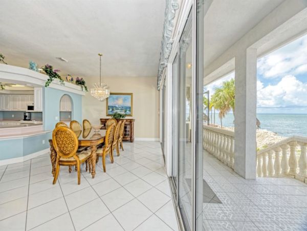 Marathon Vacation Home Sleeps Ten Guests Full Gulf Views