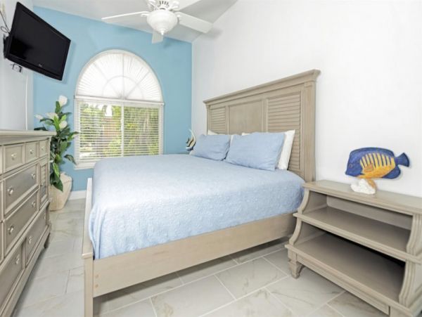 Marathon Vacation Home Sleeps Ten Guests Full Gulf Views