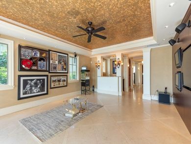 Stunning Waterfront Luxurious 3 Bedroom Naples Home Plus Den
