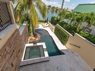 Stunning Waterfront Luxurious 3 Bedroom Naples Home Plus Den