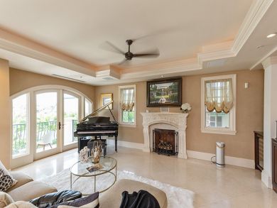 Stunning Waterfront Luxurious 3 Bedroom Naples Home Plus Den