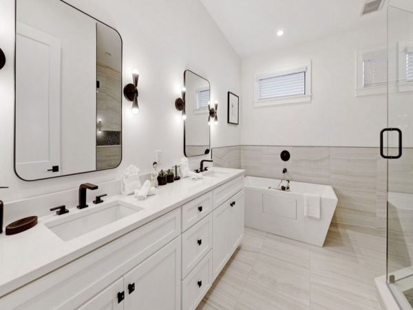 Holmes Beach Luxury 4 Bedroom Vacation Home with Pool