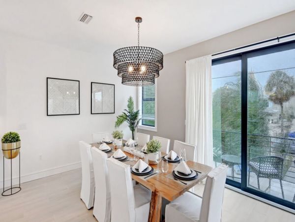 Holmes Beach Luxury 4 Bedroom Vacation Home with Pool