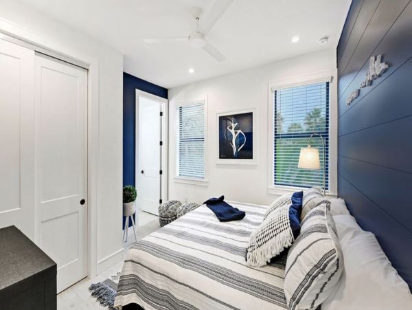 Holmes Beach Luxury 4 Bedroom Vacation Home with Pool