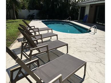 Modern Luxury and Bay Views! Modern Luxury and Bay Views!