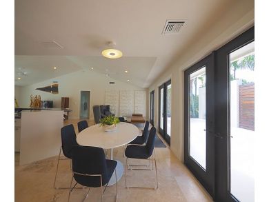 Modern Luxury and Bay Views! Modern Luxury and Bay Views!