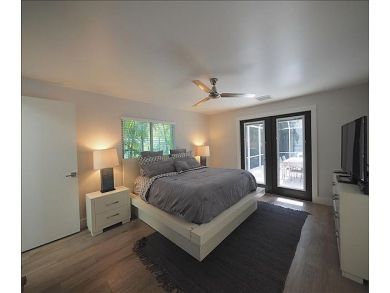 Modern Luxury and Bay Views! Modern Luxury and Bay Views!