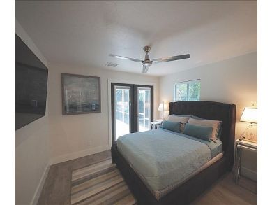 Modern Luxury and Bay Views! Modern Luxury and Bay Views!