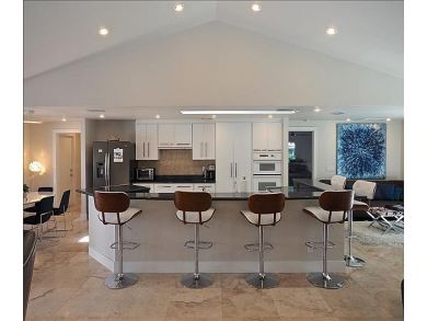 Modern Luxury and Bay Views! Modern Luxury and Bay Views!