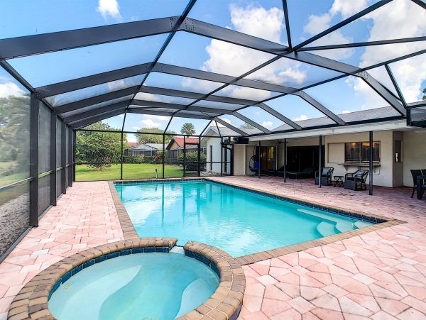 Sarasota Luxury Vacation Rental Home Four Bedrooms