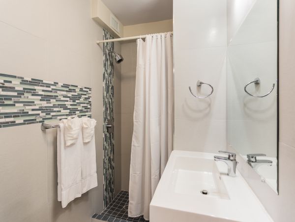 George Town Vacation Home Sleeps Eight Guests