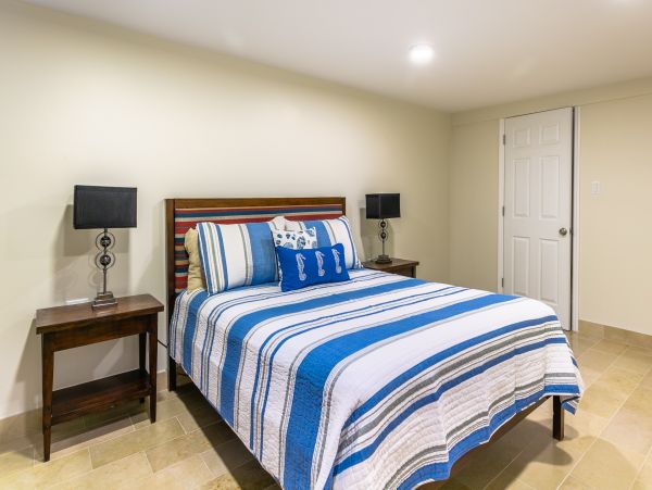 George Town Vacation Home Sleeps Eight Guests