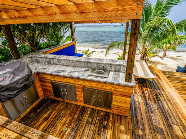 George Town Vacation Home Sleeps Eight Guests