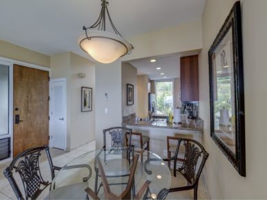 Kapalua Luxury Vacation Condo Walk to Beach Sleeps 4 Guests