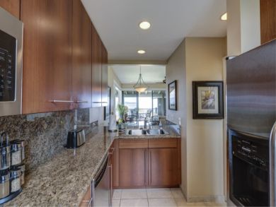 Kapalua Luxury Vacation Condo Walk to Beach Sleeps 4 Guests