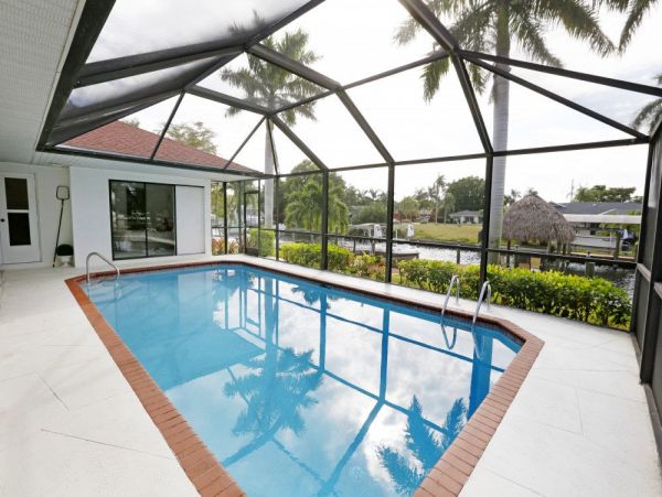 Cape Coral Vacation Pool Home Sleeps Six Guests Canal Views