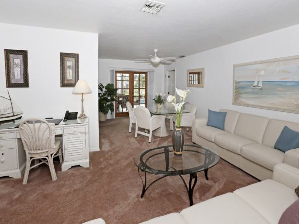 Cape Coral Vacation Pool Home Sleeps Six Guests Canal Views