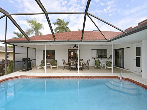 Cape Coral Vacation Pool Home Sleeps Six Guests Canal Views
