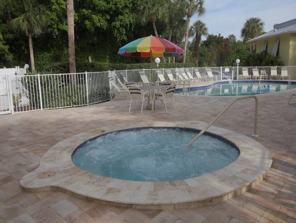 Longboat Key Vacation Condo Sleeps Six Guests