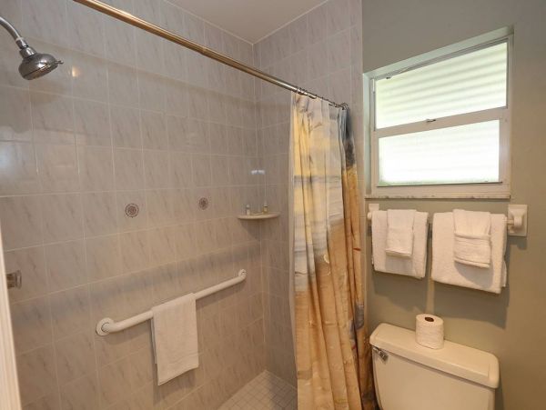 Longboat Key Vacation Condo Sleeps Six Guests