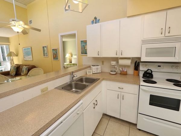 Longboat Key Vacation Condo Sleeps Six Guests