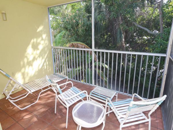 Longboat Key Vacation Condo Sleeps Six Guests