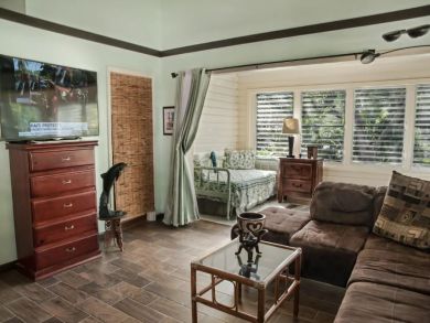 Walk to Beach One Bedroom Condo in St. Croix