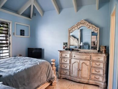St. Croix One Bedroom Rental Condo Walk to Beach