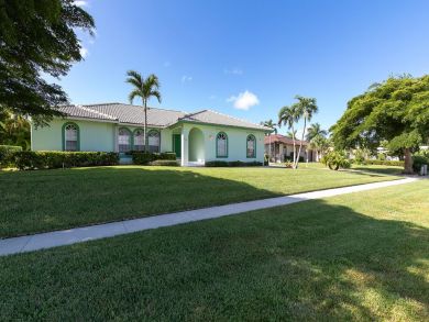 Marco Island Vacation Home Sleeps Six Guests with Caged Pool