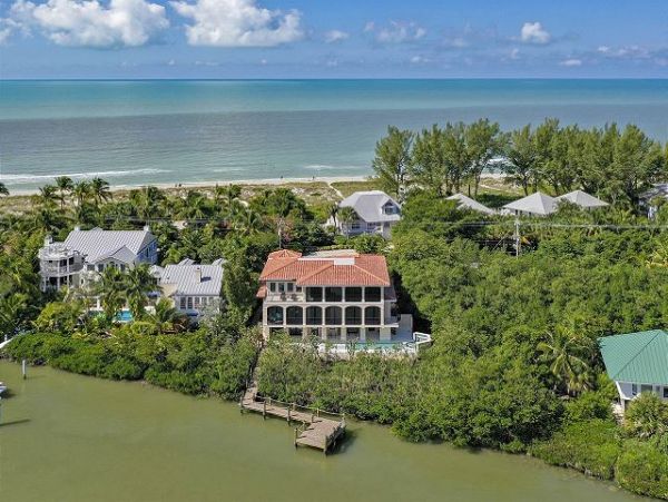 Captiva Island Luxury Vacation Rental Home Four Bedrooms