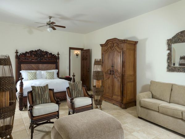 Luxury Oceanfront Vacation Home in Los Cabos Sleeps 14 Guest