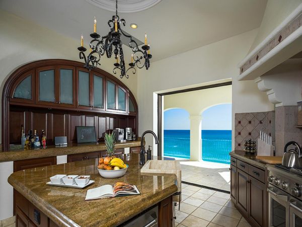 Luxury Oceanfront Vacation Home in Los Cabos Sleeps 14 Guest