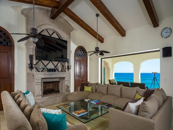 Luxury Oceanfront Vacation Home in Los Cabos Sleeps 14 Guest