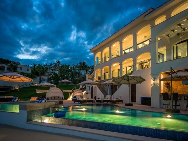 Luxury Oceanfront Vacation Home in Los Cabos Sleeps 14 Guest