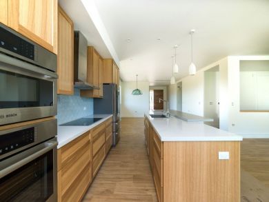 Luxury Lahaina Vacation Condo Sleeps Eight Guests