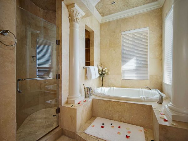 Cape Coral Luxury Five Bedroom Estate Home Available Now