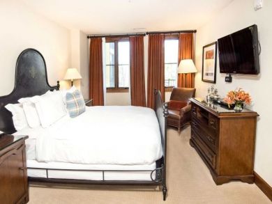 Luxury Vail Vacation Condo Sleeps Six Guests