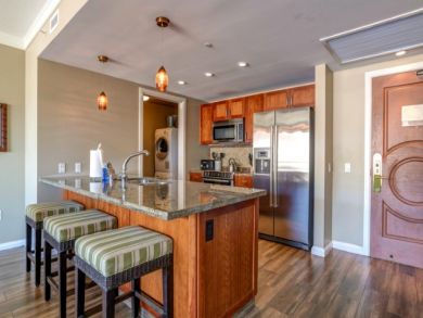 Lahaina Luxury Vacation Condo Sleeps Six Guests