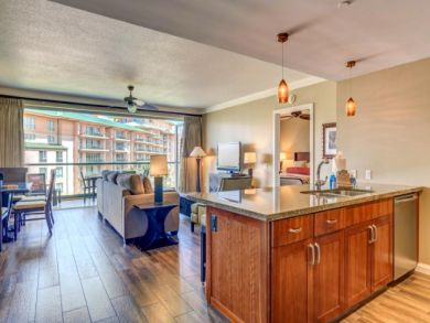 Lahaina Luxury Vacation Condo Sleeps Six Guests