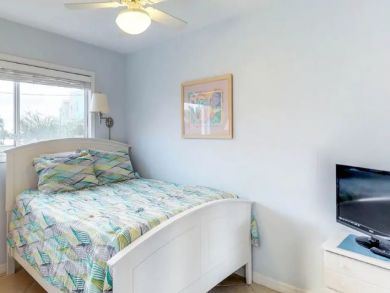 Bradenton Beach 1 Bedroom Vacation Condo  Gulfront