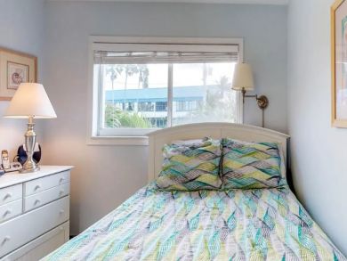 Bradenton Beach 1 Bedroom Vacation Condo  Gulfront