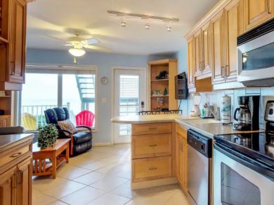 Bradenton Beach 1 Bedroom Vacation Condo  Gulfront