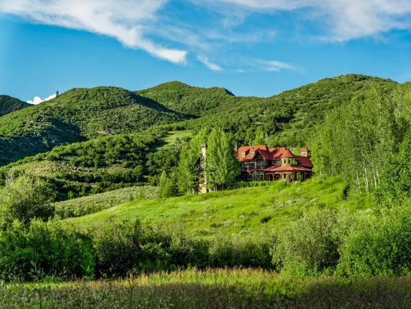 Wonderful Ranch with Main House and Guest House near Aspen