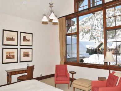 Aspen Home 924384 Aspen Home 924384